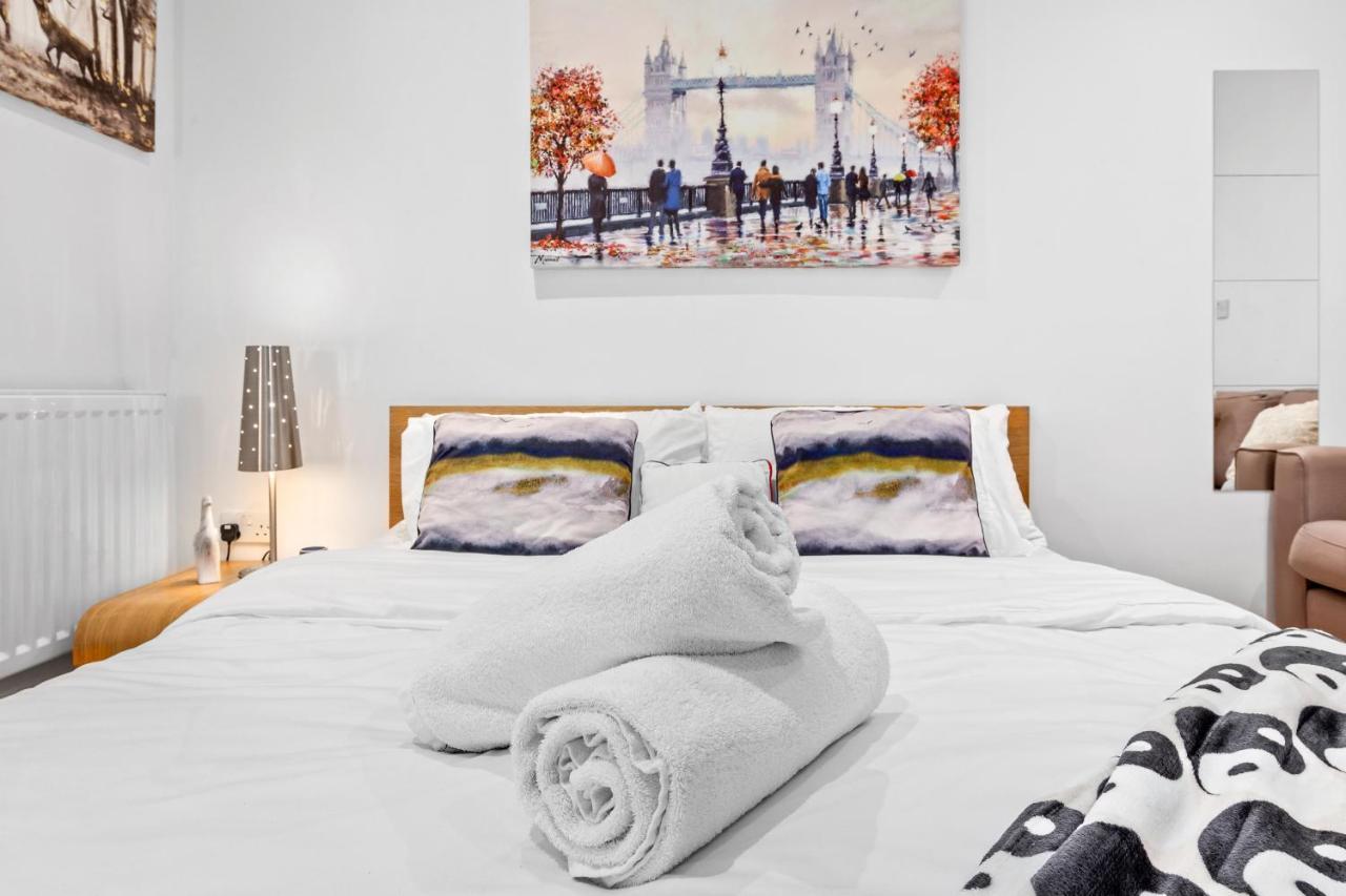 3-Bedroom Flat In London Sleeps 14 Hy1 Exterior foto