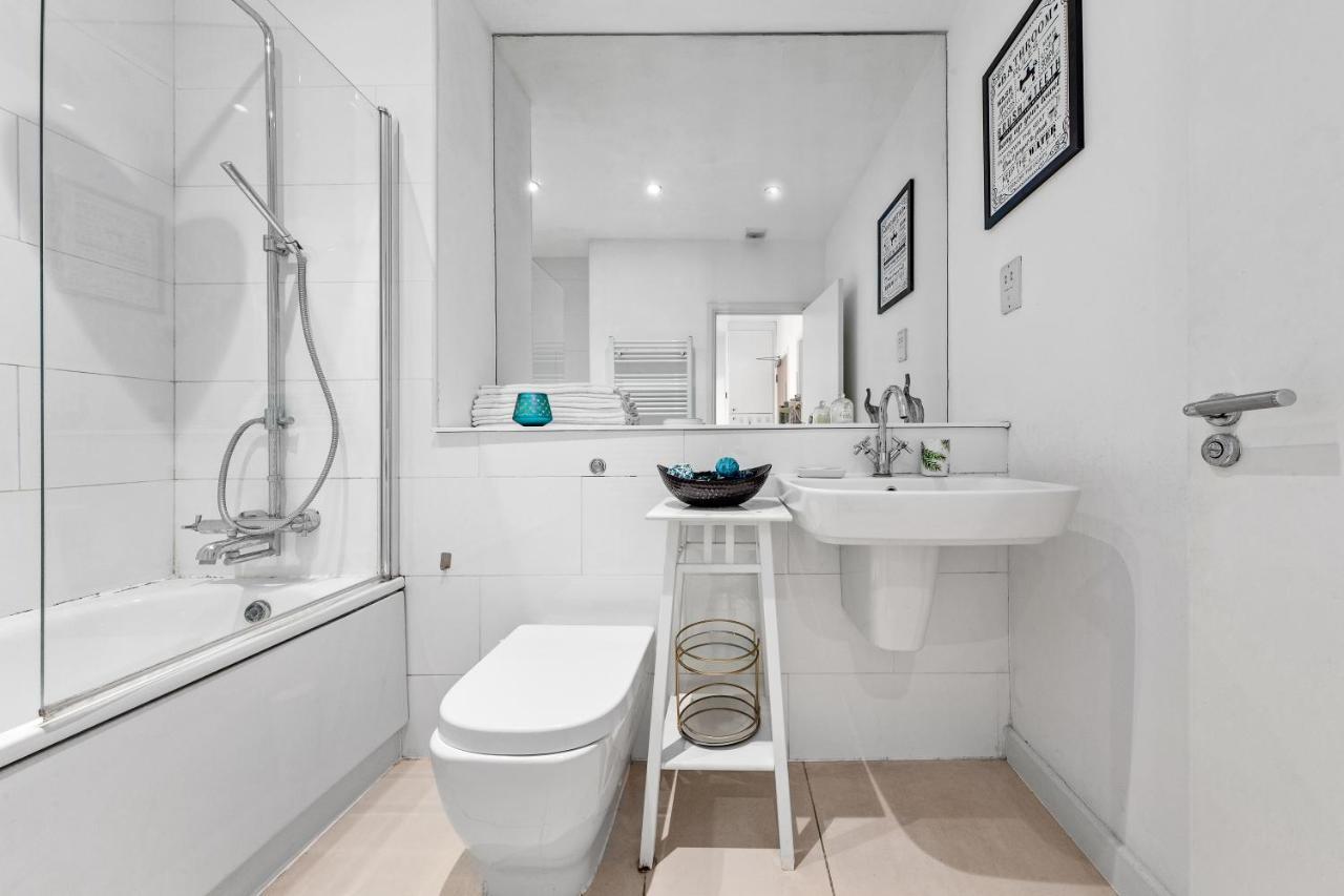 3-Bedroom Flat In London Sleeps 14 Hy1 Exterior foto